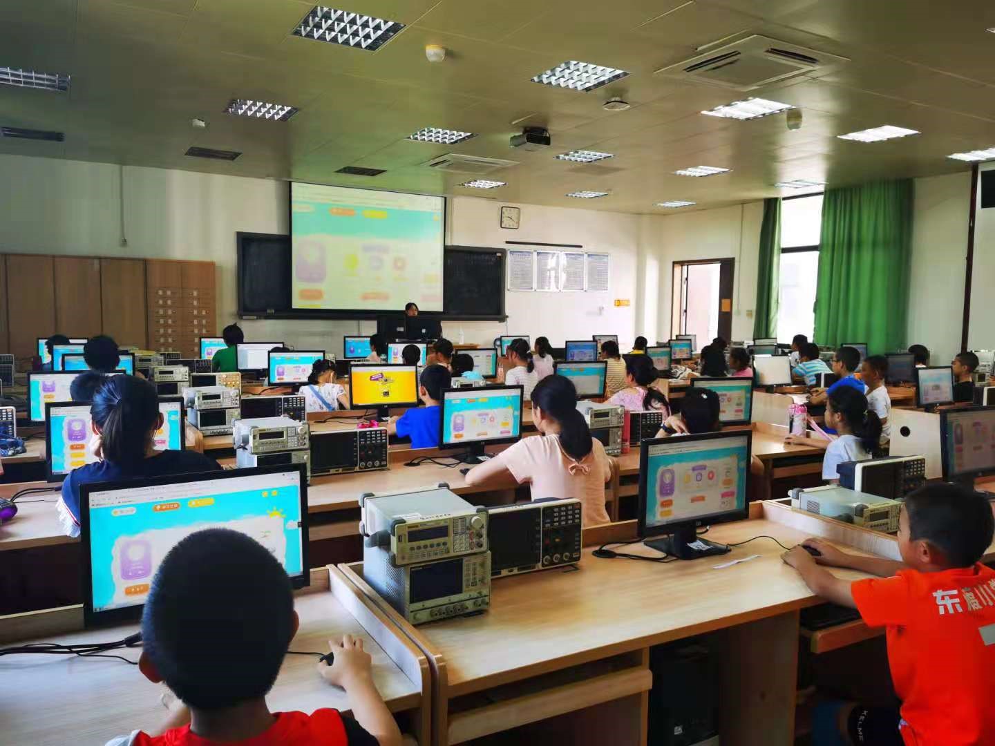 【我为师生办实事】“嘉禾”暑期公益夏令营人工智能课堂开班
