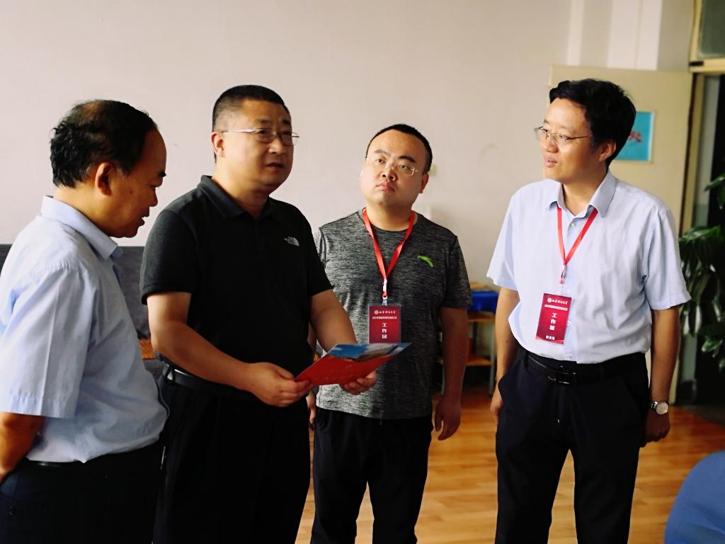 党委常委、纪委书记、监察专员刘月社到本科招生录取现场指导工作
