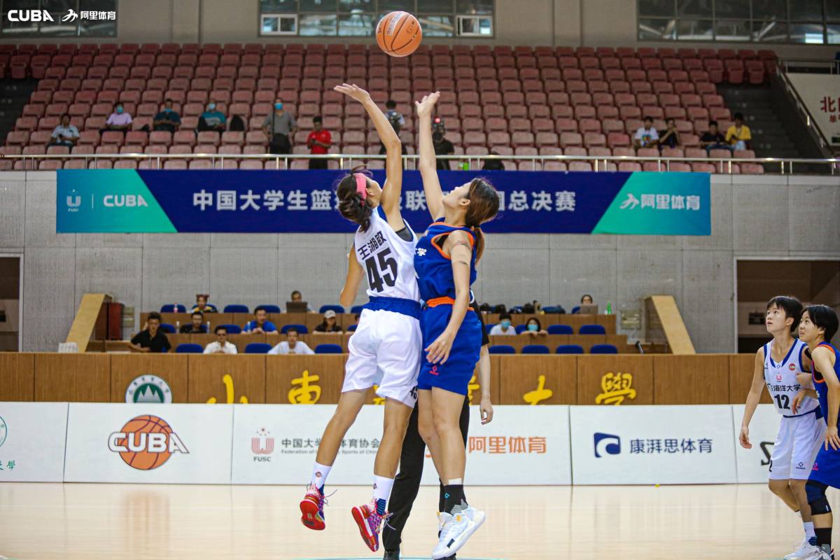 我校女子篮球队在第二十三届CUBA中国大学生篮球联赛总决赛中荣获亚军