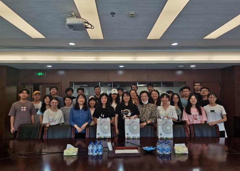 环境学院一行慰问暑期在沪实习师生