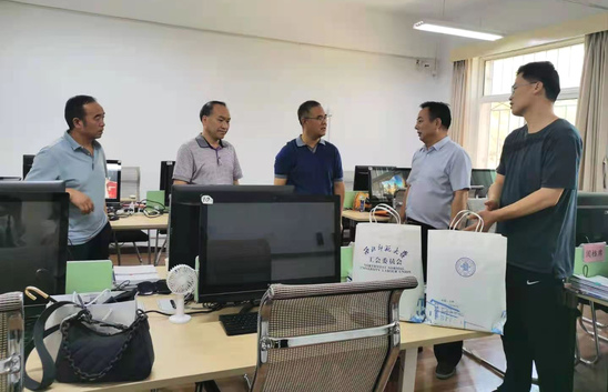 西北师大校领导慰问一线工作人员