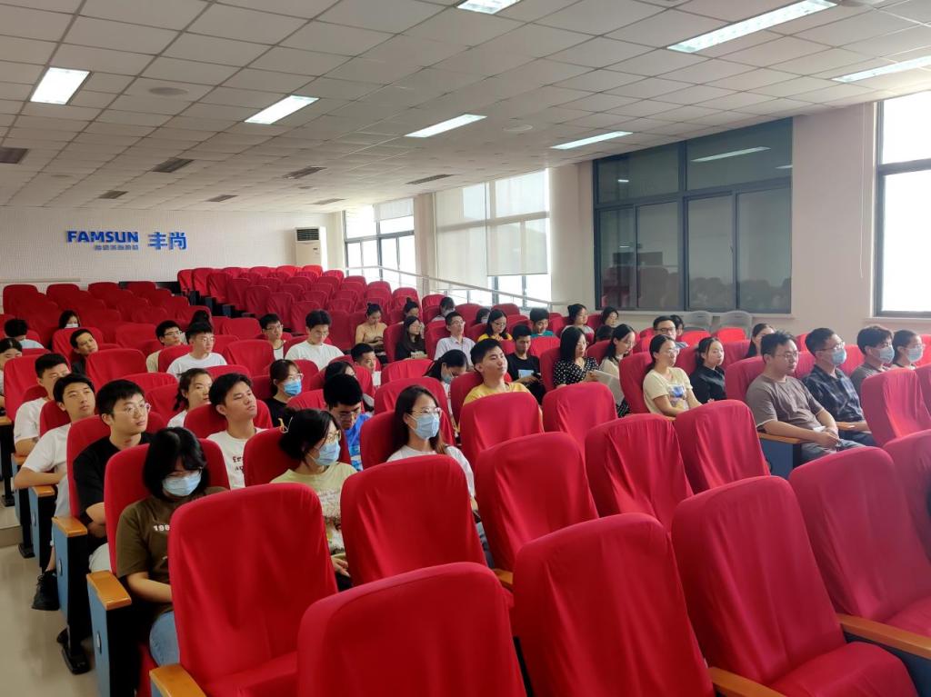 食品学院召开留校学生疫情防控工作交流座谈会