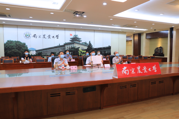 我校与黑龙江省委省政府签订战略合作协议