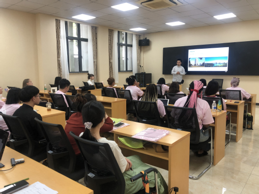 我校举办2021年上海暑期学校“中国传统服饰项目”