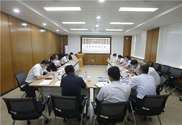 天津市委常委、市委统战部部长冀国强来校看望慰问专家