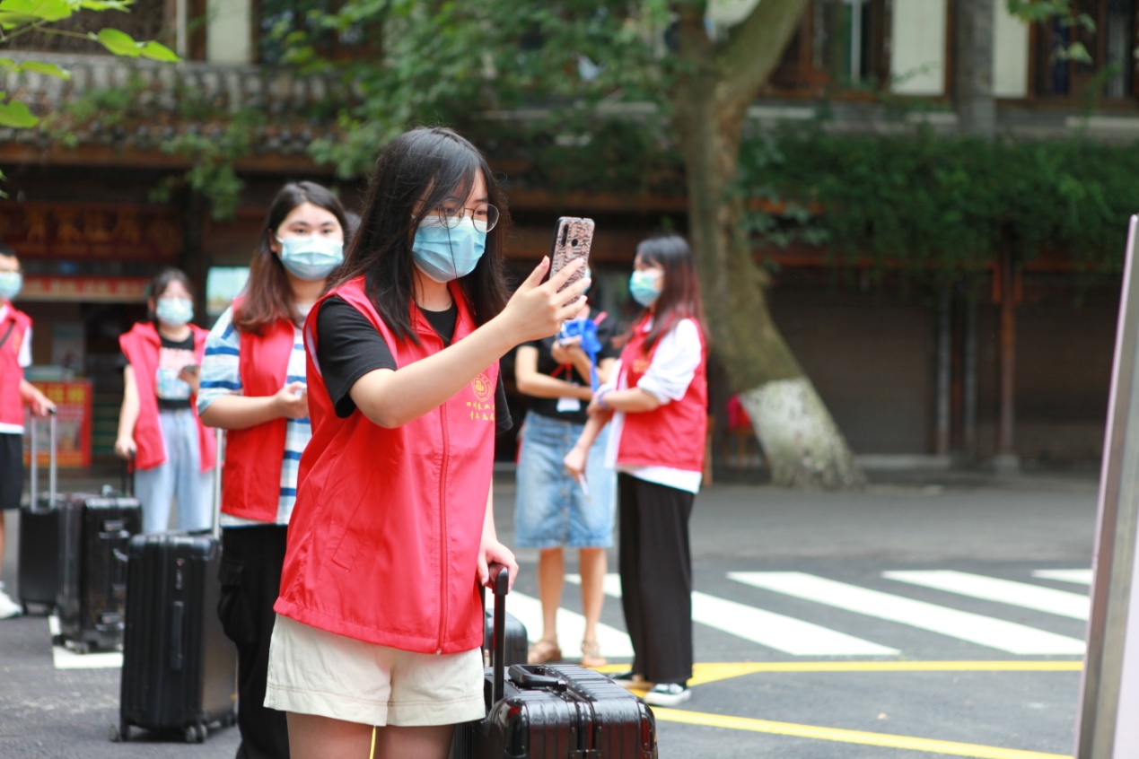 都江堰校区全力备战2021年秋季开学防控工作