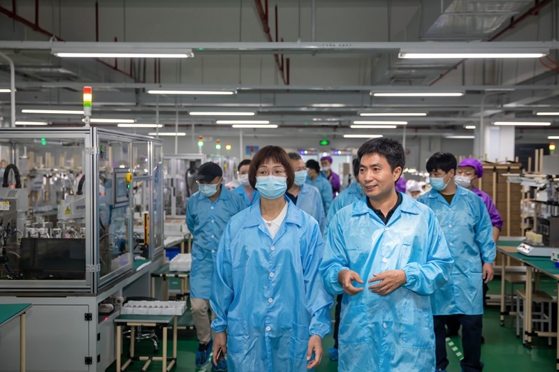 雷鸣率团走访校友企业盈趣科技