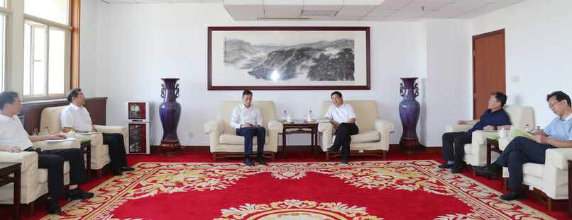 济南市市中区一行来学校访问