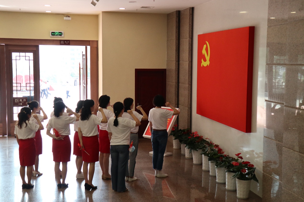 我校300余支团队赴全国各地开展暑期社会实践