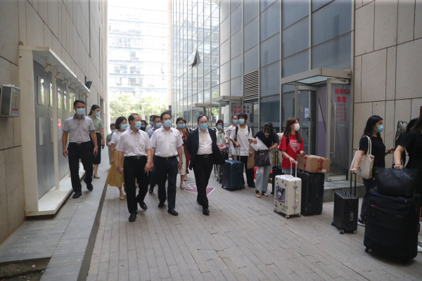 开学在即！北京市教育委员会一级巡视员黄侃到校检查指导校园疫情防控和