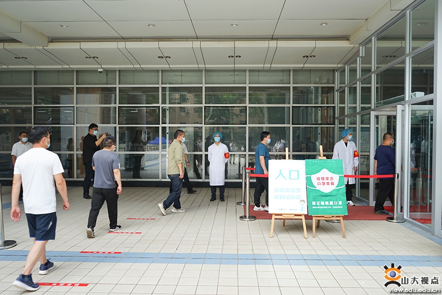 学校开展2021秋季学期新冠肺炎疫情应急处置演练