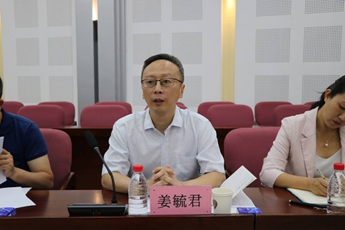 省农业农村厅总畜牧师张雨一行来我校开展专题调研