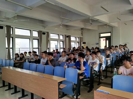 开学第一天：蓄力待发满“新”期待