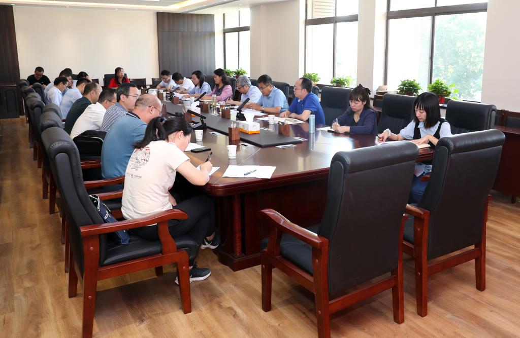 学校召开科研工作座谈会