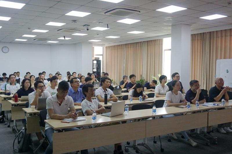 李政道研究所召开2021年秋季学期全体大会