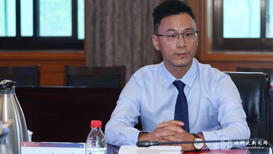 广西含笑堂生物制品有限公司捐赠仪式在我校举行