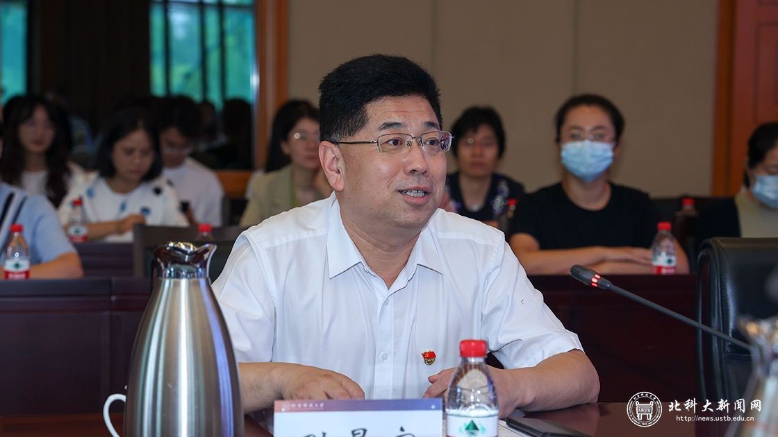 广西含笑堂生物制品有限公司捐赠仪式在我校举行