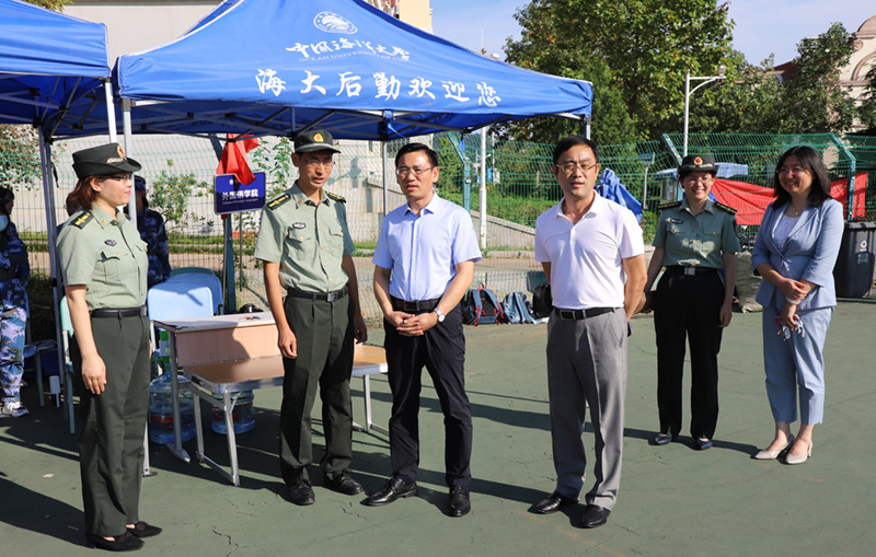 田辉检查指导2021级学生军训工作