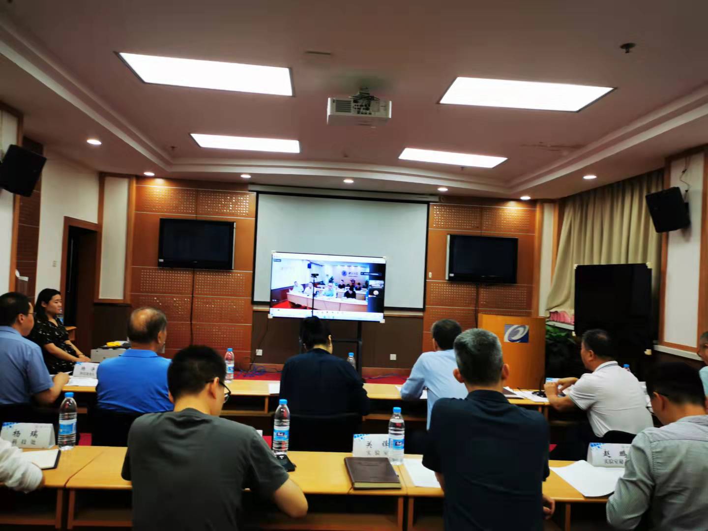 学校组织参加教育部重点实验室评估会议