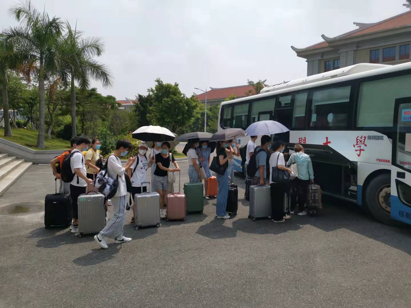 厦门大学公共卫生学院百余名学生志愿者抗“疫”再出征