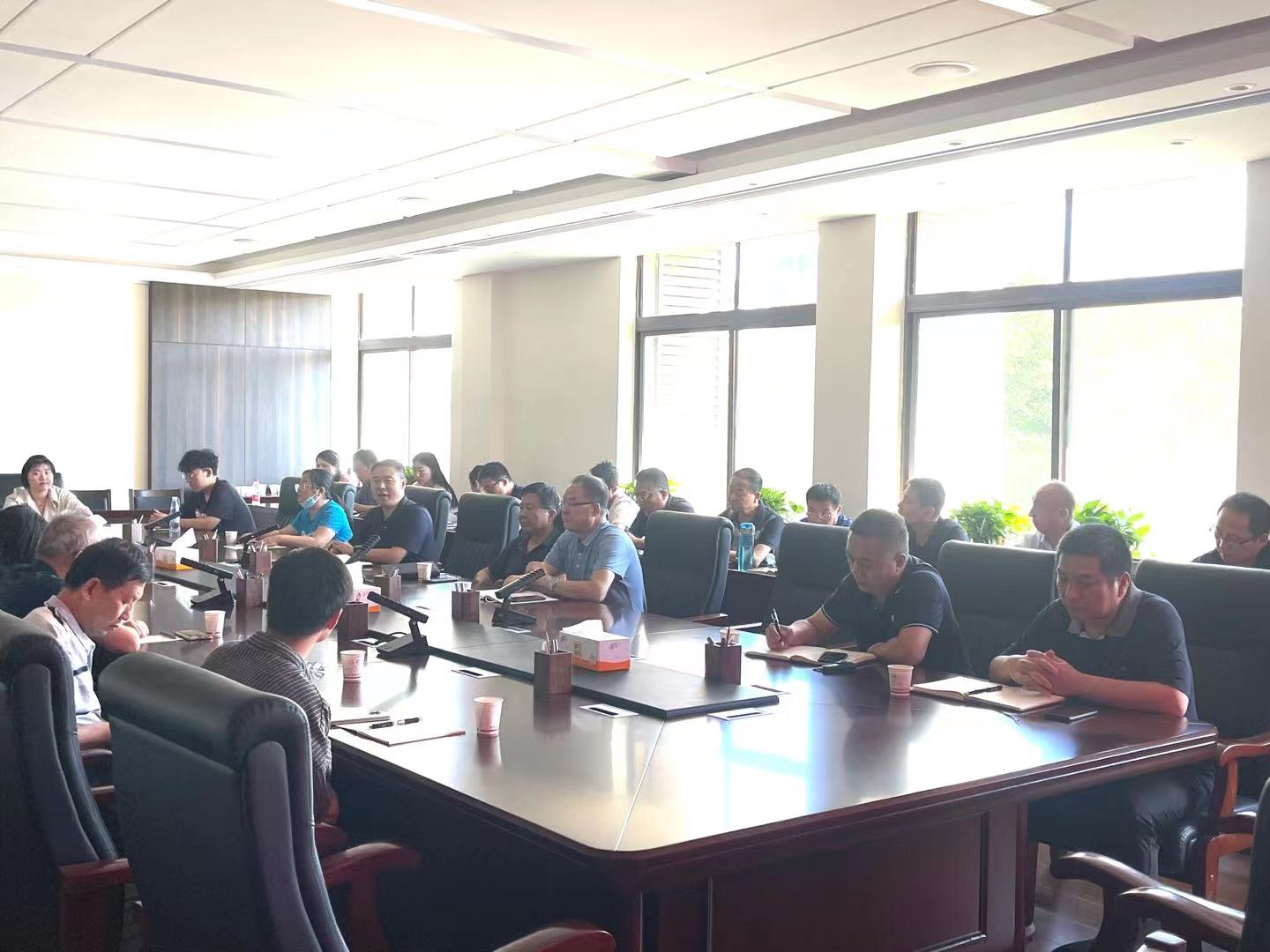 后勤服务集团以“沟通、交流、促进”为主题开展服务师生座谈