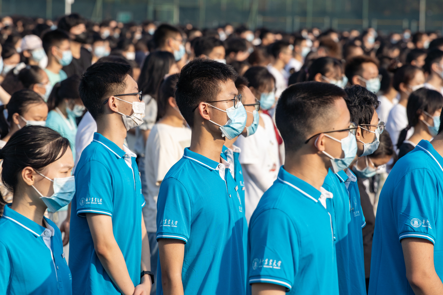 学校举行2021级本科新生开学典礼