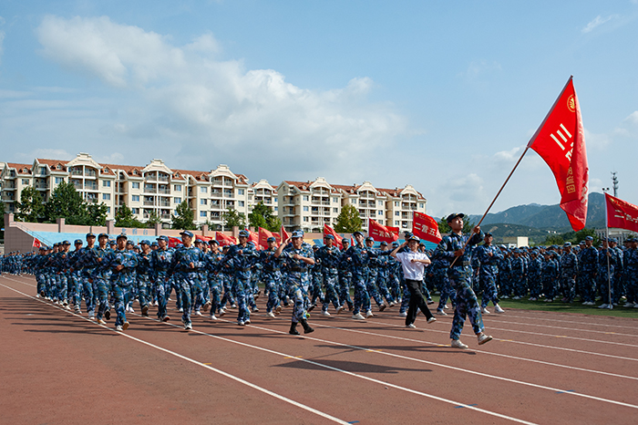 中国海洋大学2021级本科学生军训总结汇报会举行