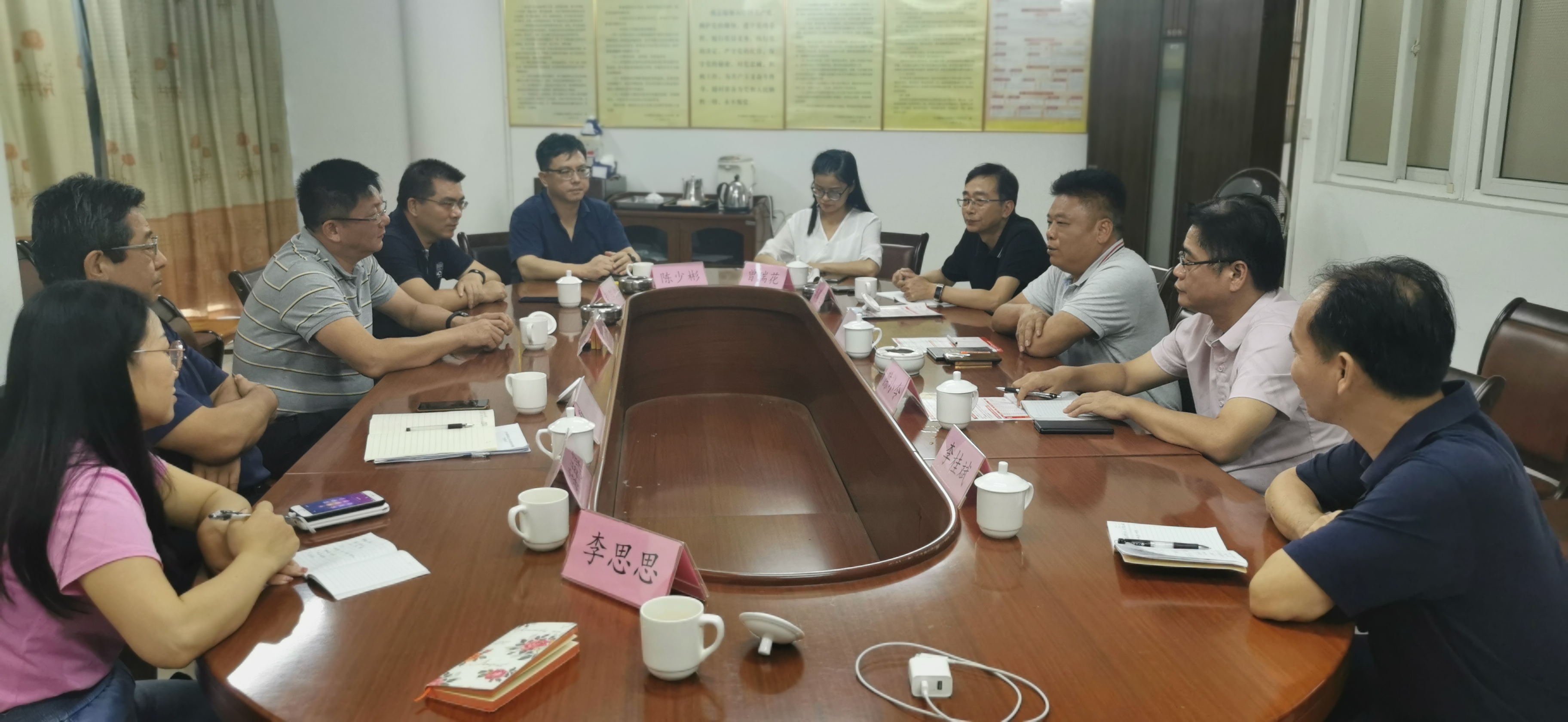 校领导带队走访粤东四市校友