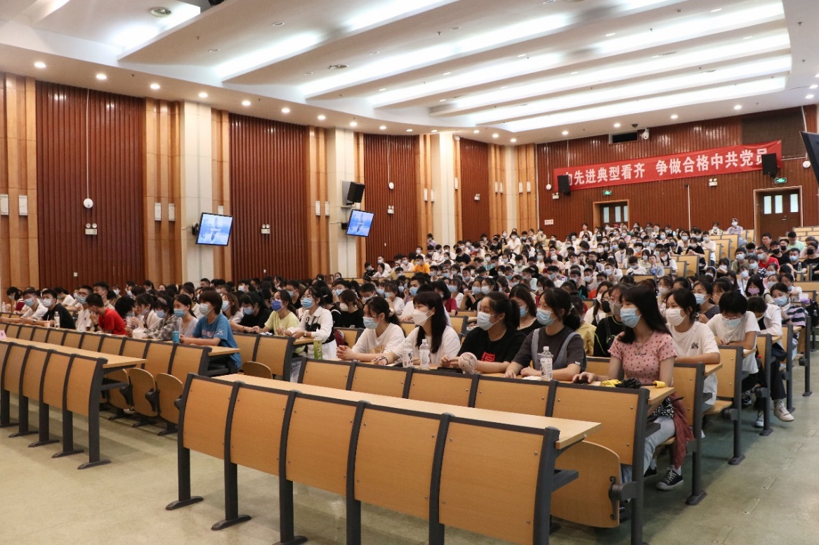 法学院“五课联动”助力2021级新生迈好大学第一步