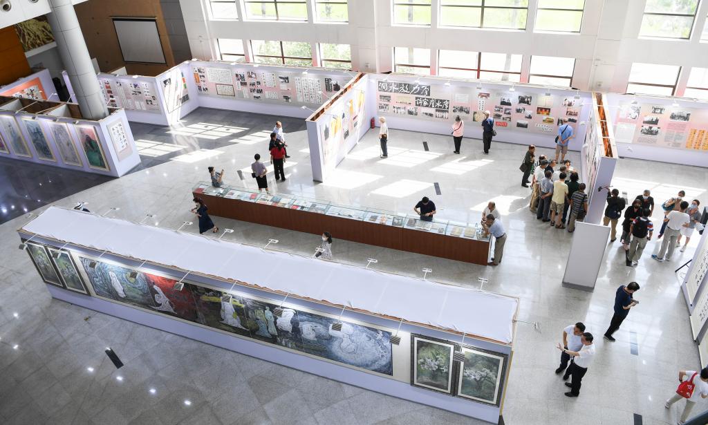 “永远的长征•舒同舒安书画巡展”在嘉定校区揭幕
