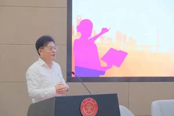 “三代女教师话匠心”活动举行
