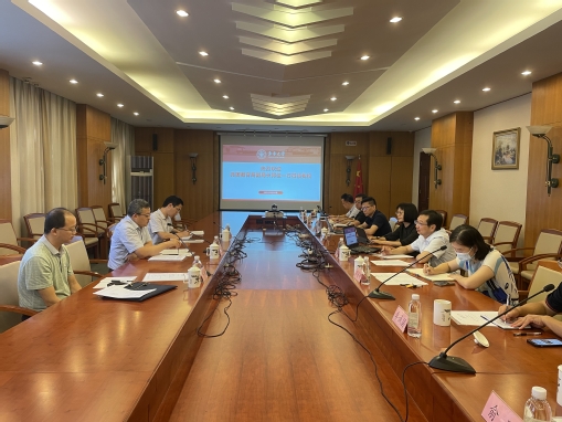 新疆生产建设兵团教育局副局长郭佳一行来校调研
