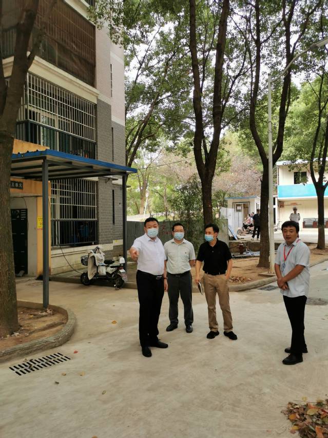 校党委常委、副校长闫平带队进行周转房及防疫物资库安全检查