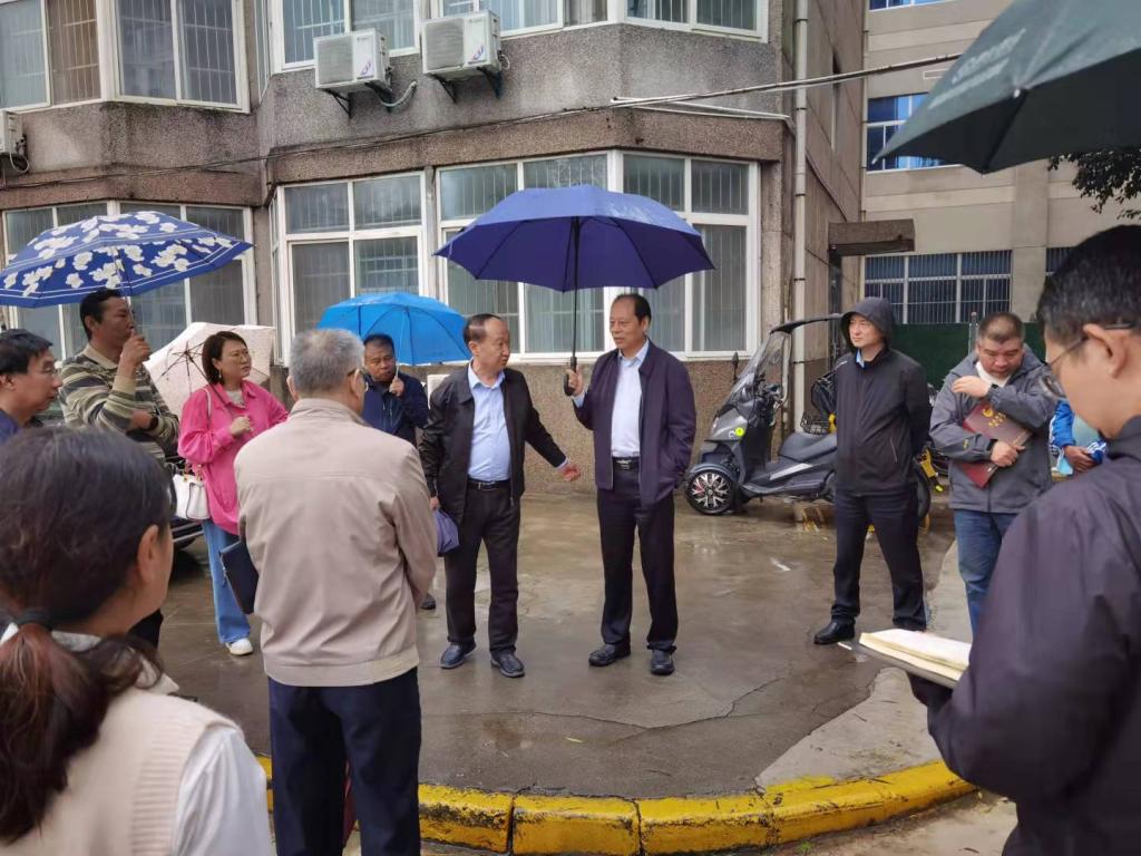 学校召开校园安全综合治理现场工作会