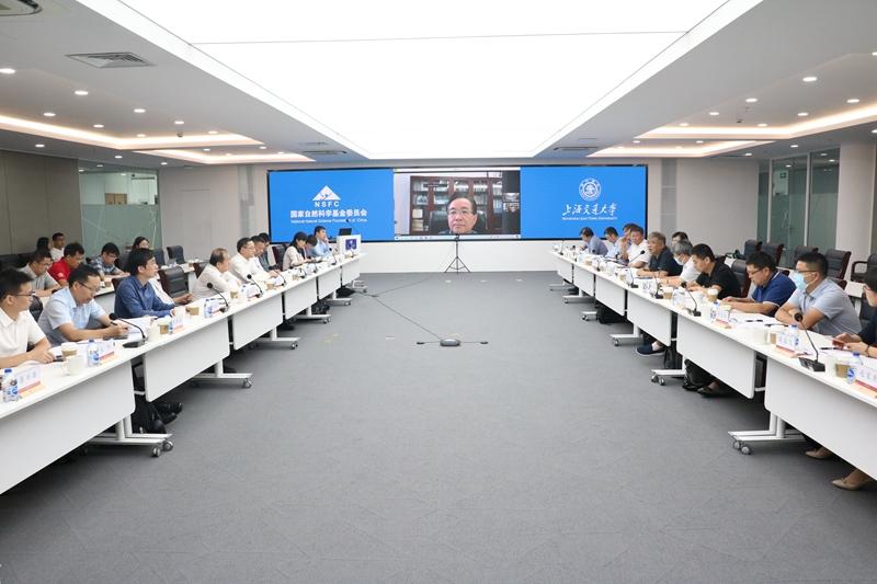 国家自然科学基金基础科学中心项目“核酸信息材料”现场考察会在上海交大举行