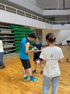 体育部开设教职工体育兴趣班