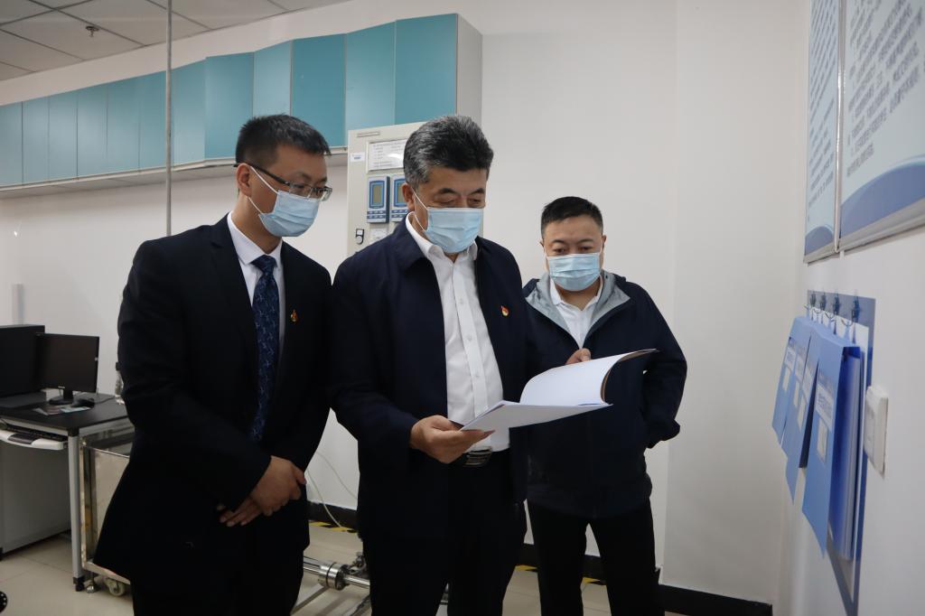 省教育厅副厅长马骏对我校安全工作进行检查