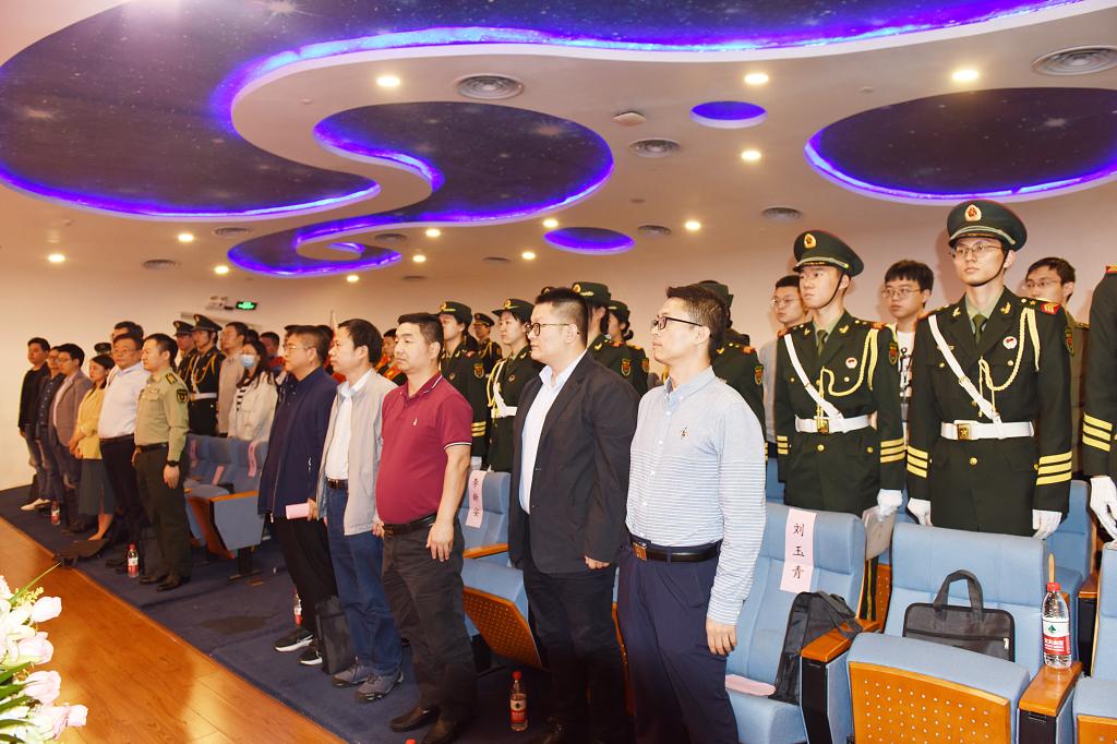 西安交大举行2021年度退役学生返校欢迎会暨退役军人服务站揭牌仪式
