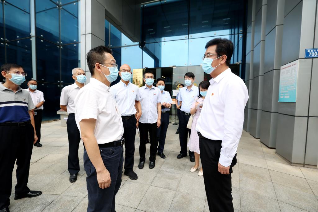 福建省委常委、厦门市委书记赵龙来校调研检查疫情防控工作