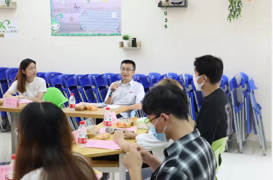 我校举办“迎国庆凝侨心聚侨力”港澳台侨学生座谈会