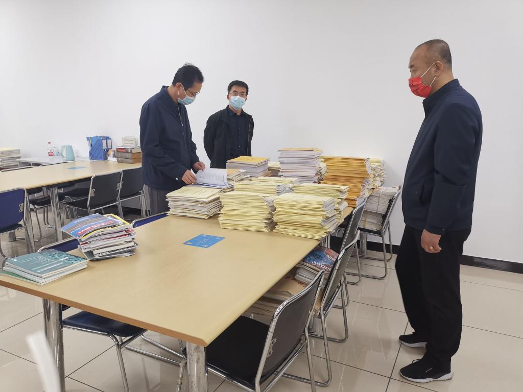 校党委书记李长生带队到图书馆开展工作调研、检查指导疫情防控工作