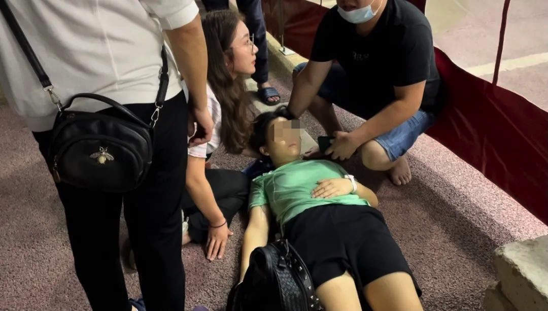 【特别报道】中南姑娘在长沙街头救人