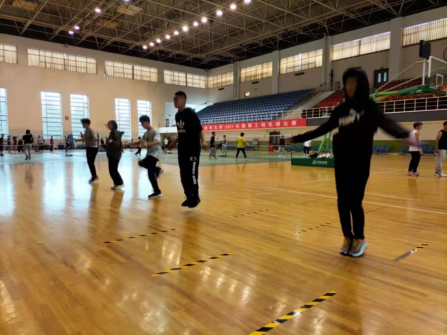 通信与信息工程学院举办“歌唱祖国”新生红歌联谊教育活动