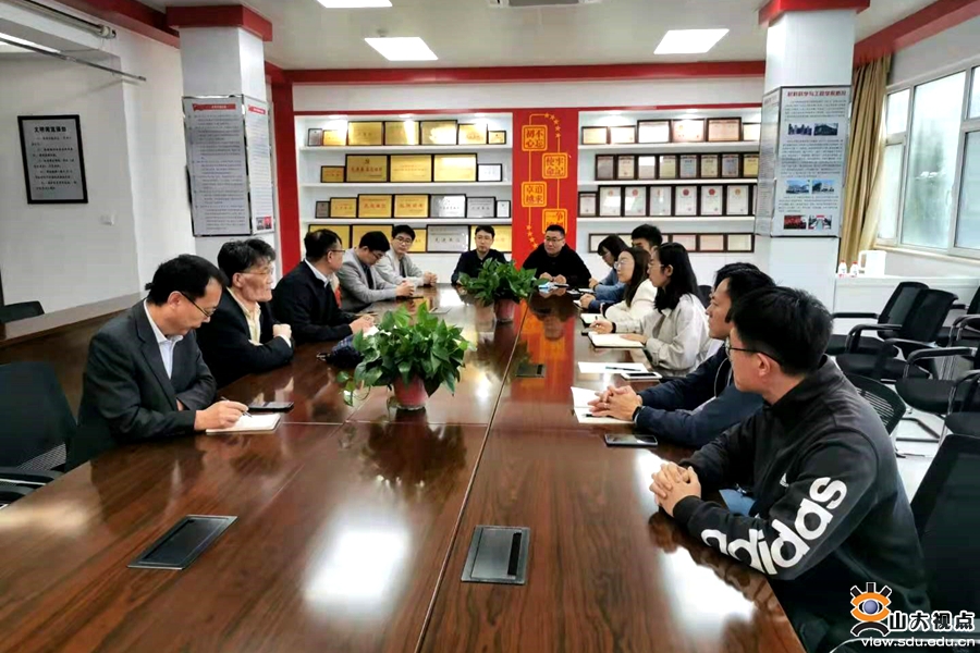 ​开展新聘教师交流座谈