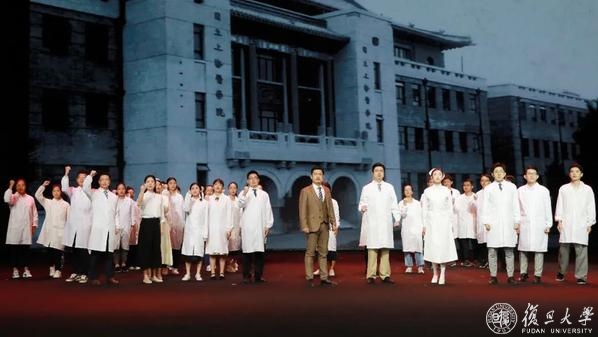 医学新生入学生动一课！“升级版”复旦上医大师剧《颜福庆》在相辉堂公演