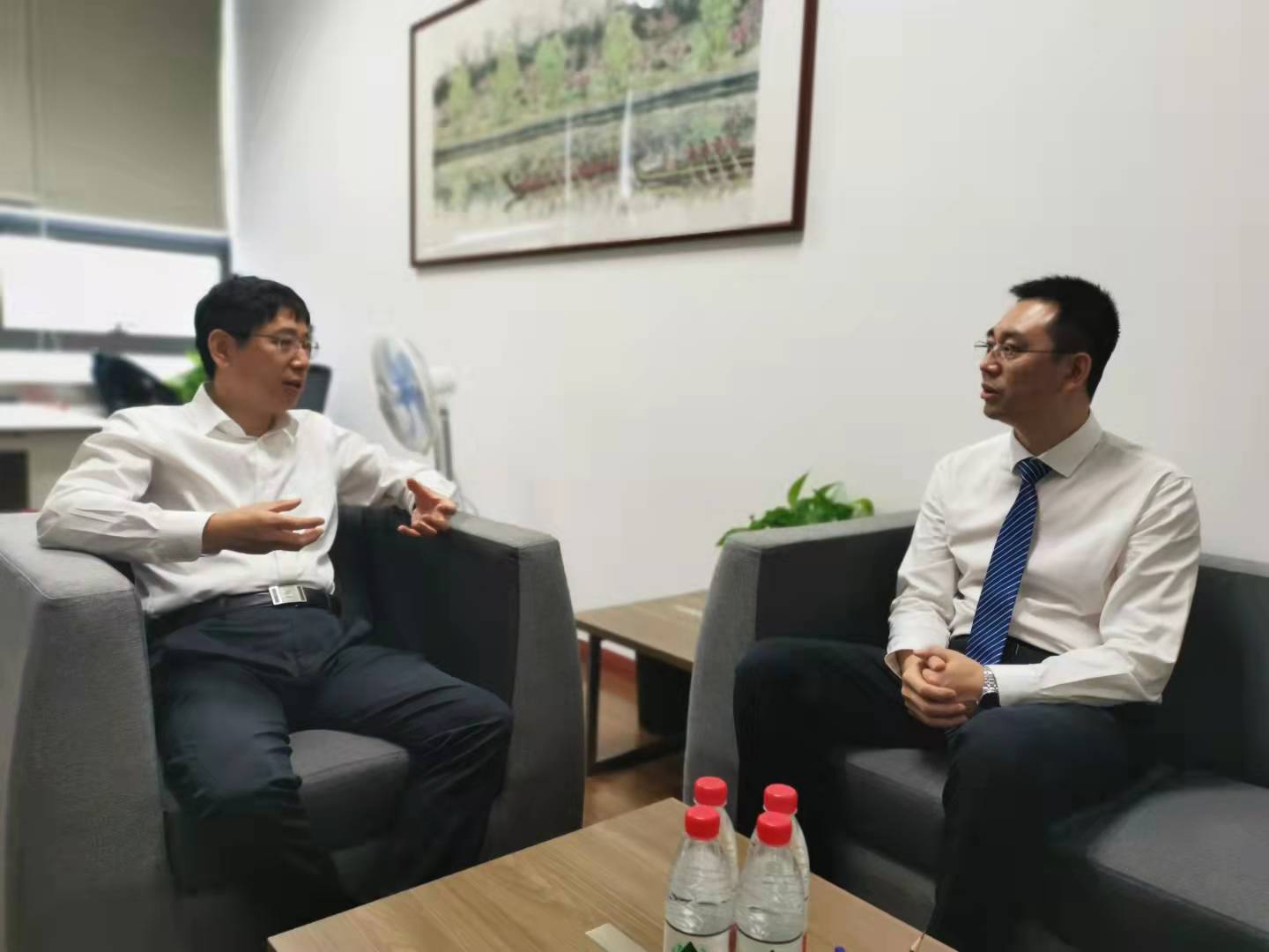 “中国精神”大讲堂第十讲“弘扬伟大抗震救灾精神，做文化自信忠诚践行者”线上线下开讲