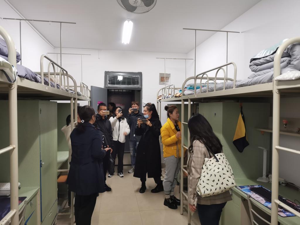 【创建文明校园专栏】学工系统开展创建文明校园示范宿舍观摩活动
