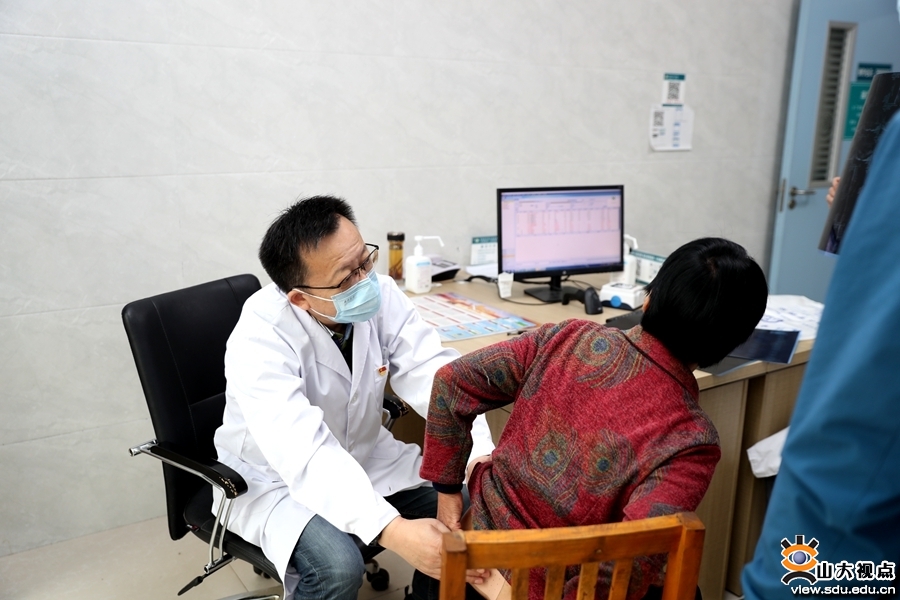 山大二院“万名医护下基层优质服务在身边”义诊走进沂水县马站人民医院