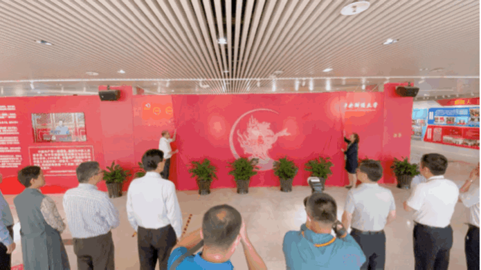 “立德树人财经报国——中央财经大学‘双一流’建设发展之路”主题展开展