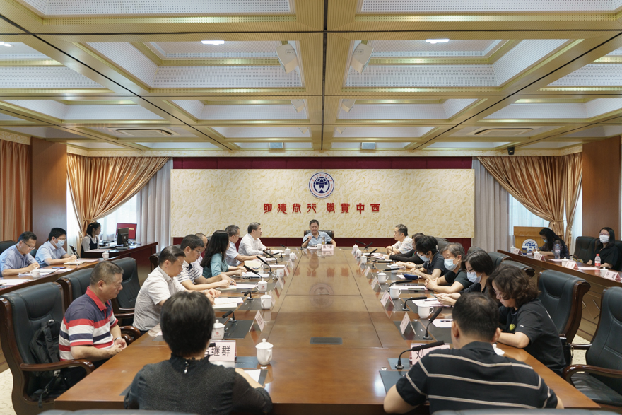 学校召开座谈会部署《理解当代中国》法语系列教材编写工作